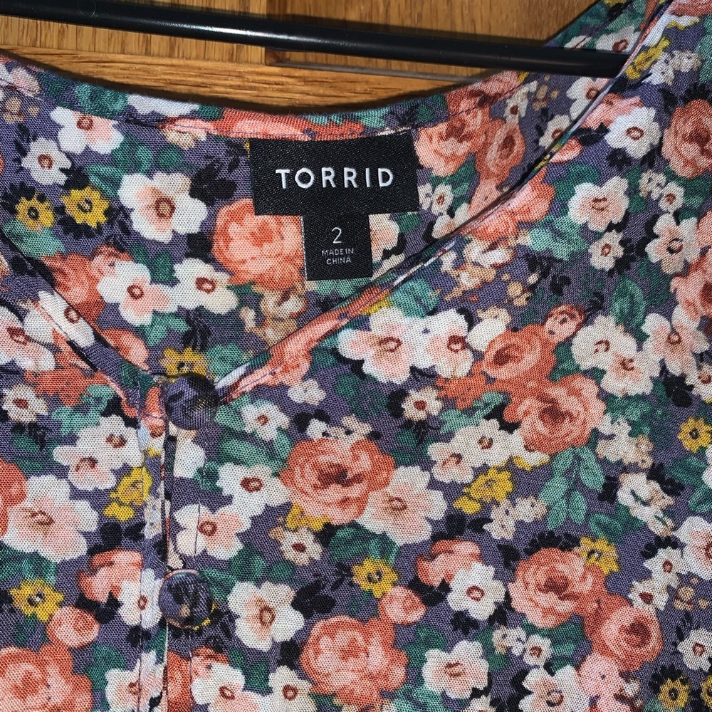 Torrid top - Picture 2 of 4